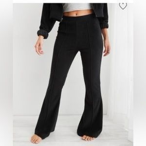 Size Lg aerie groove on pants